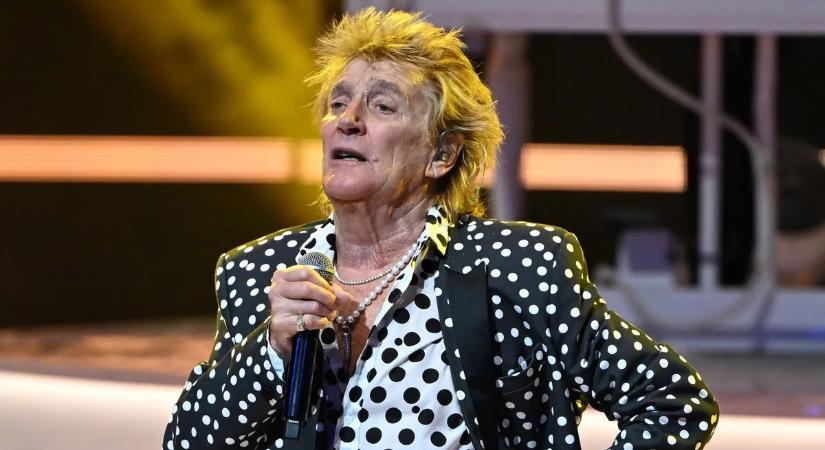 Rod Stewart rosszul lett koncertje közben, oxigénpalackra volt szüksége a folytatáshoz