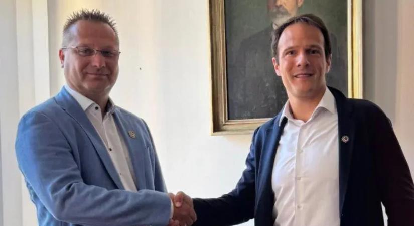 Visszahelyezték posztjára a tavaly leváltott mentős igazgatót
