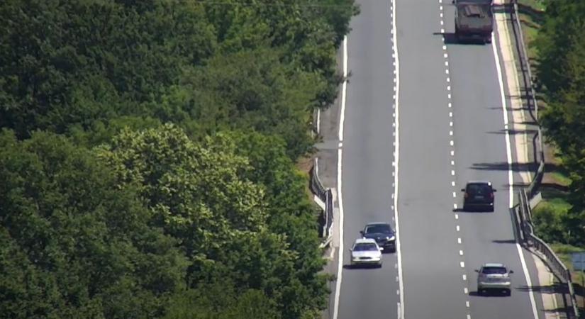 Drónos ellenőrzés a 8-as főúton: a magasból buktak le a szabálytalanok