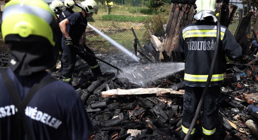 Balesetek, tűzesetek: tizen sérültek meg Győr-moson-Sopron útjain, volt dolguk a tűzoltóknak