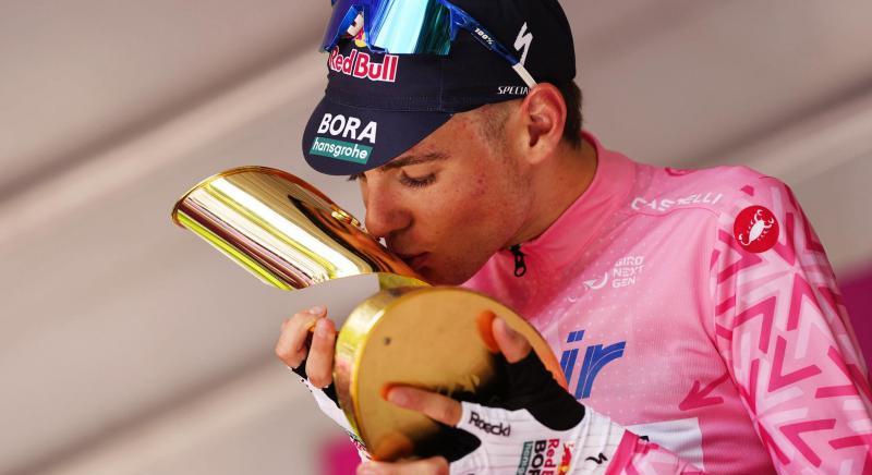 Mr a WorldTour kapujn kopogtat Lorenzo Finn