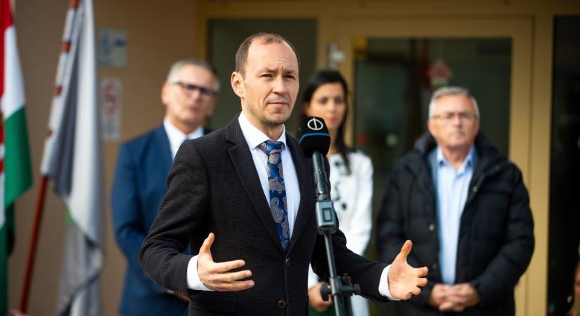 Lemond és távozik egy fideszes politikus