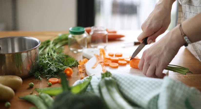 Ne dobd ki a sárgarépa zöldjét! – Íme egy ínycsiklandó recept, amihez felhasználhatod