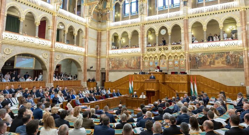 Ma is sűrű nap lesz a Parlamentben: kivezethetik a védett árat