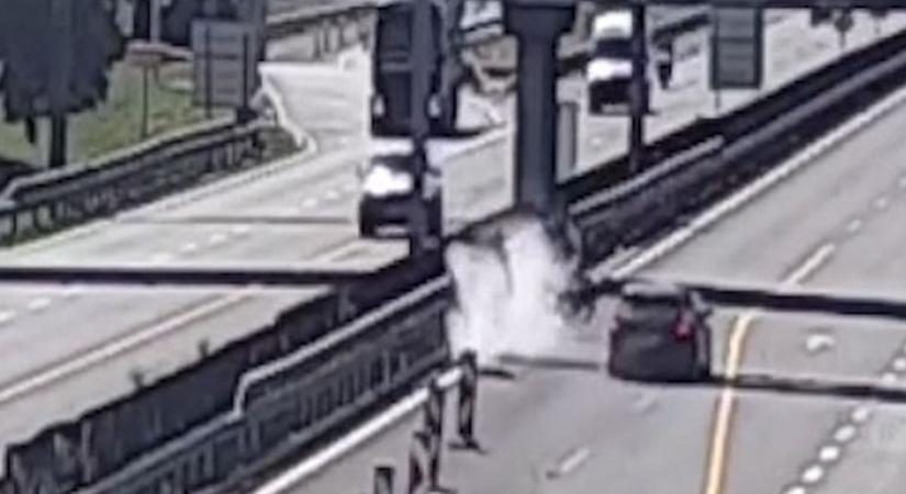 Te jó ég, mit csinált a motoros az M7-es autópályán? – Videón a hajmeresztő jelenet!