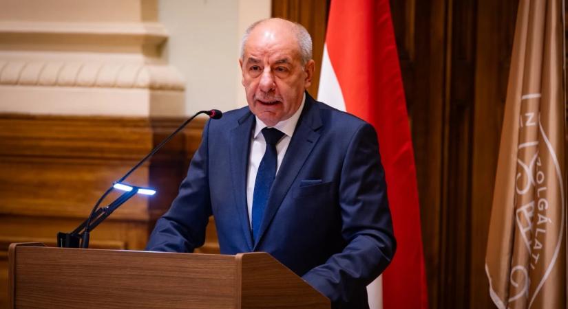 „Nem kommentáljuk az ügyet” – közölte a Sándor-palota, majd mégis reagált a Sulyok Tamást eltávolító tervre