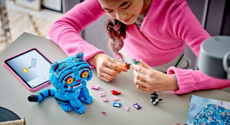 Itt az első hivatalos LEGO K-Pop Demon Hunters készlet, de nem a HUNTR/X van benne