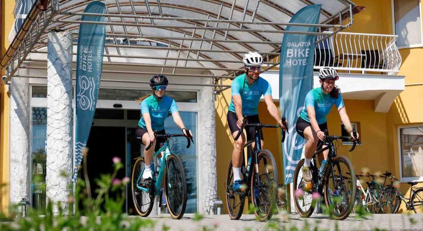 Indul a Balaton Bike Hotel gyűjtőoldal a drótszamárral érkező vendégeknek