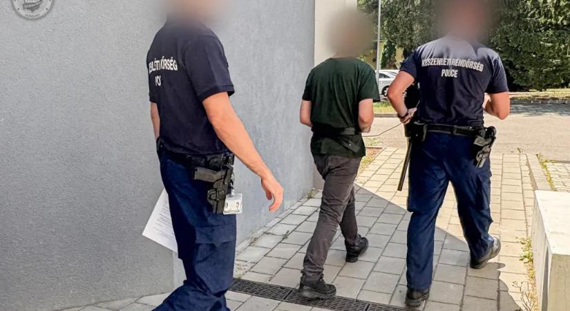 Koponyák, csontok, szív egy befőttes üvegben – ezekre bukkantak a nyomozók egy budapesti beteghordó lakásában