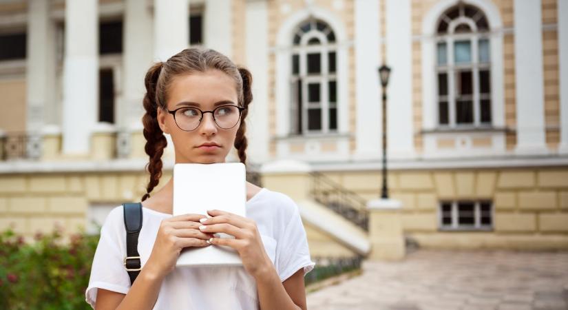 Megváltozott a bizonyítványosztás: sok szülő csak az utolsó pillanatban értesült róla