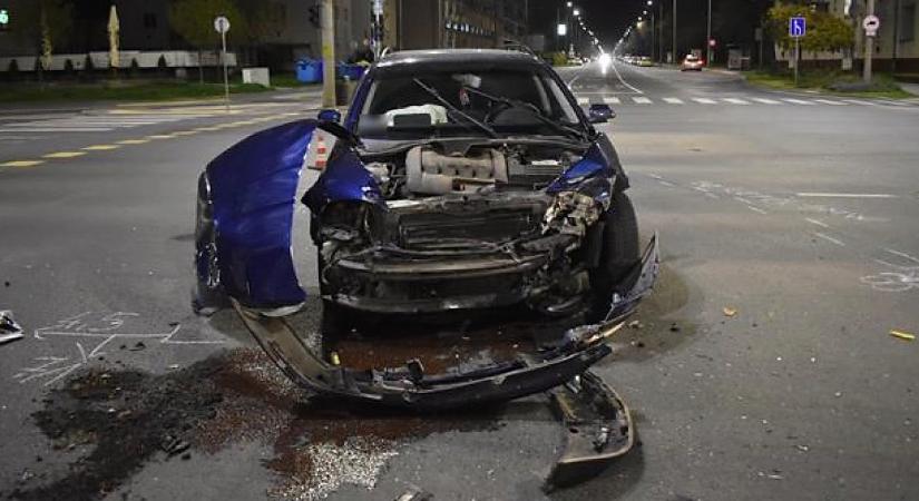 Ütközött a kereszteződésben, majd segítségnyújtás nélkül továbbhajtott a 31 éves debreceni sofőr