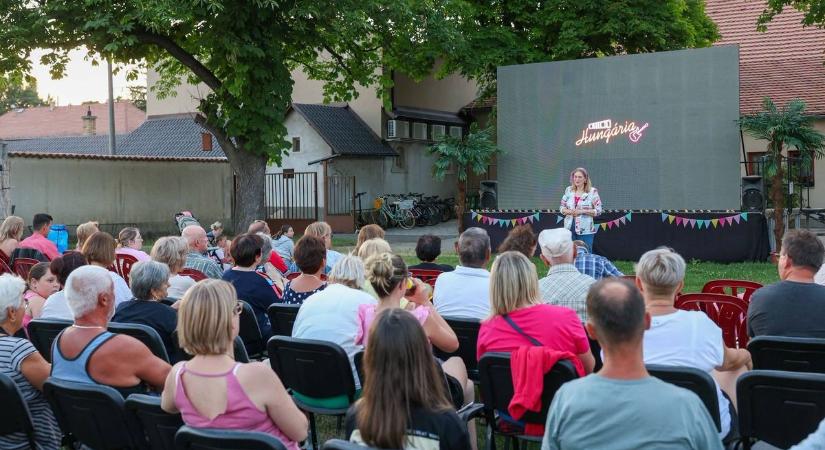 Popcorn, babzsákok és retró: igazi rock and roll költözött Komáromba