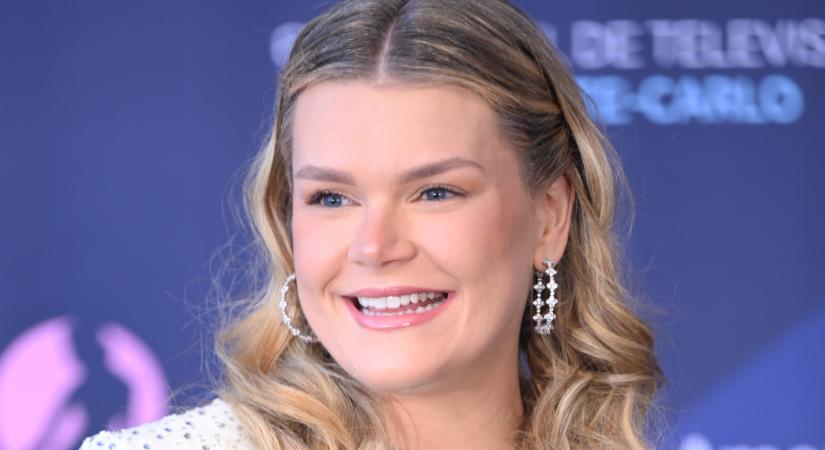 Dögös bikinis fotókon mutatta meg magát Grace Kelly unokája: szerelmével romantikázott