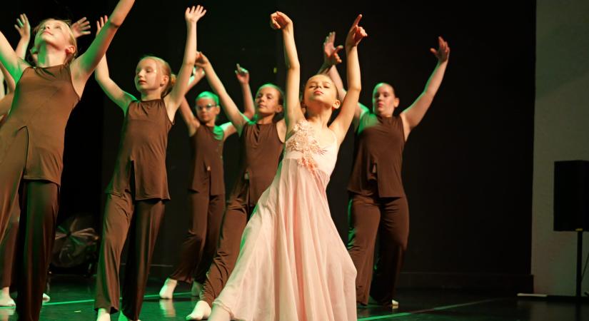 A zenedoboz mesebalettel zárta az évet a Stars of Hope Táncstúdió