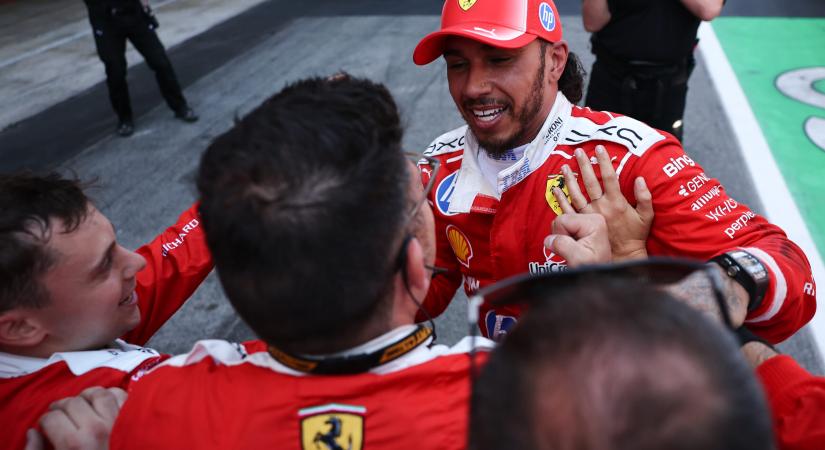 Sainz elmagyarázza, miért működik Hamilton ferraris feltámadása