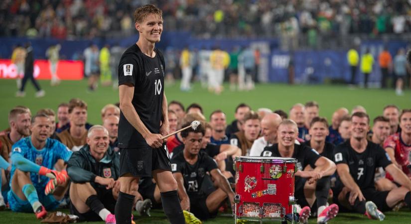 Tovább halad a viking hajó: Erling Haaland és Martin Ödegaard is csatlakozott a norvég szurkolók őrületéhez