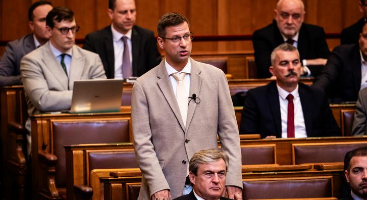 Gulyás Gergely: Elfogadhatatlan és rossz lépések