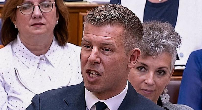 Nem is az a rémületes, hogy milyen közjogi ámokfutást és tömeglélektani vérengzést végez az országban