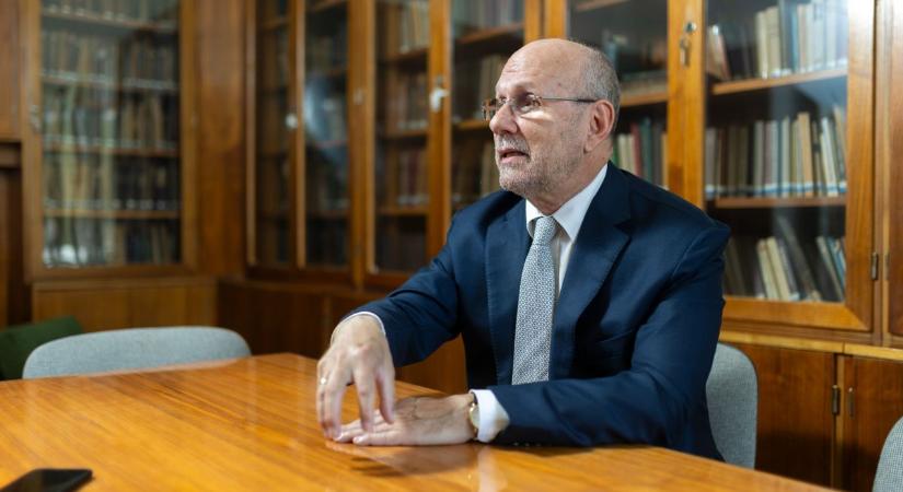 „Ha az elnököt meg lehet fosztani a jog által számára biztosított védelemtől, akkor bárkivel szemben meg lehet ezt tenni” – mondja a jogtudós