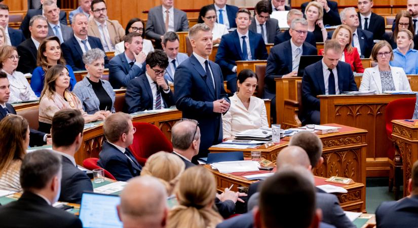 A kormány 12 éves mandátumkorlátot vezetne be: „Nem szabad, hogy valaki tizenakárhány évig a trónon üljön”
