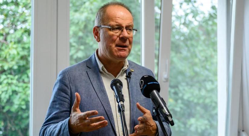 A fideszes médiának kér pénzt a NER nagytőkéseitől Navracsics Tibor és Ferencz Orsolya