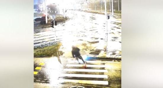 Videó: bíróság elé kerülhet egy rolleres, aki hatalmasat esett