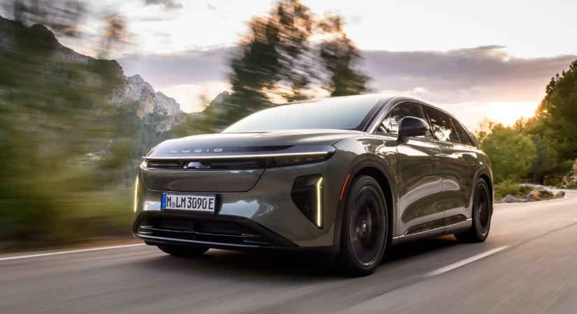 Újabb jelentős elbocsátás a különleges elektromosautó-gyártónál
