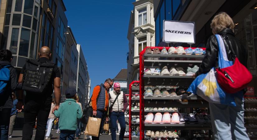 Megdöbbentő rekord: nemzetgazdaságilag is óriási a bukó a bolti tolvajok miatt
