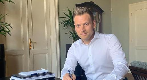 Tiborcz István 2021-et is új céggel indította - Prémium lakásokban utazik