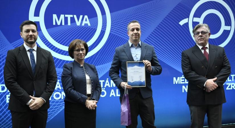 Elfogadták a médiatörvényt, pár napjuk van csak a közmédia vezetőinek