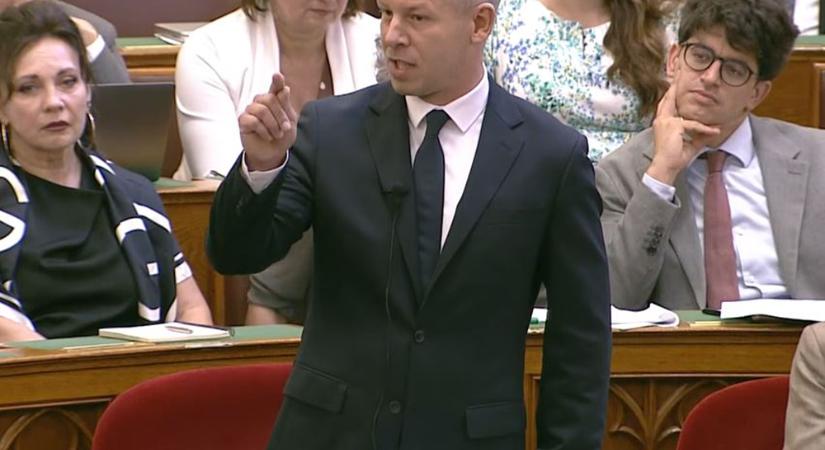 A Pride-ra küldené Latorcai Csabát és Toroczkai Lászlót Magyar Péter