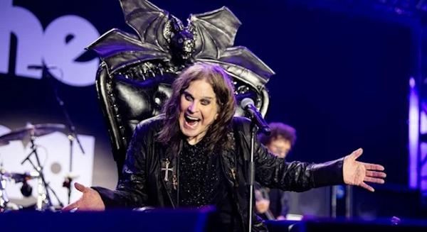 A Birmingham-i múzeumba kerül Ozzy Osbourne trónja