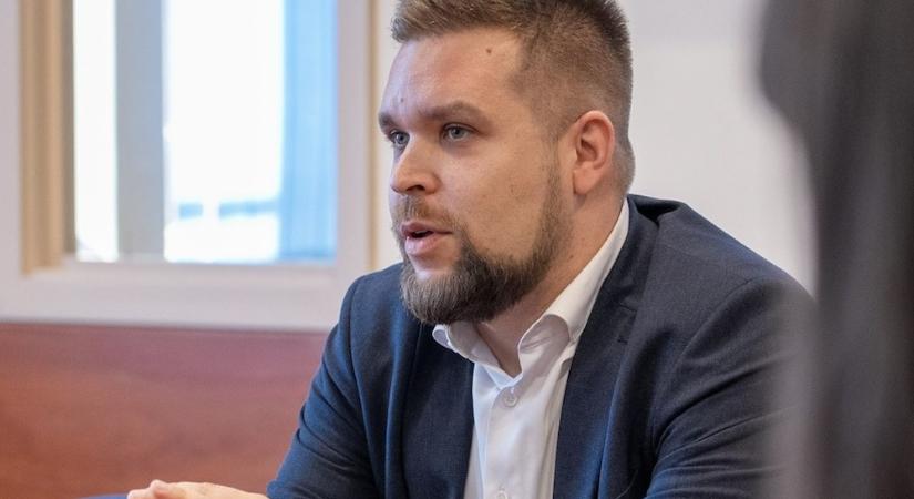 Újra kihallgatták Pintér Bencét a feljelentett Győr ügyében, ezúttal a városházán