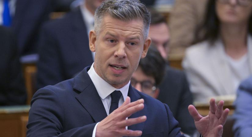 Magyar Péter: Toroczkai Lászlónak kérnie kellene a felvételét a Fideszbe