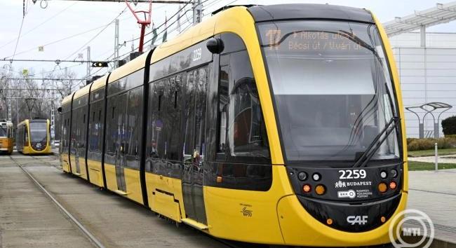 További két új CAF-villamos állt forgalomba a fővárosban