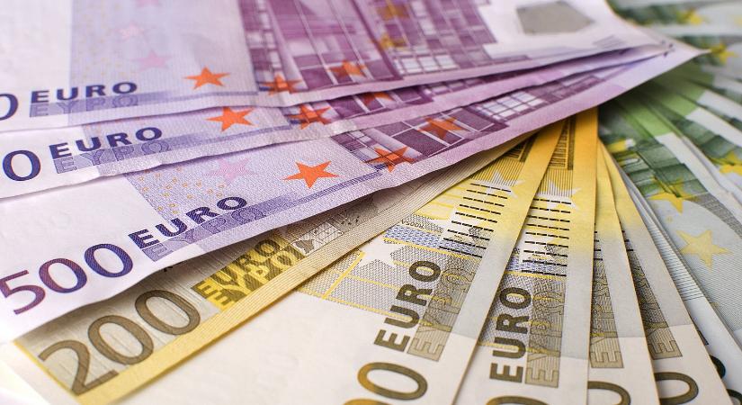 Tovább tarthat a drágulás, mint gondolták: aggasztó jövőképet vázolt fel az EKB