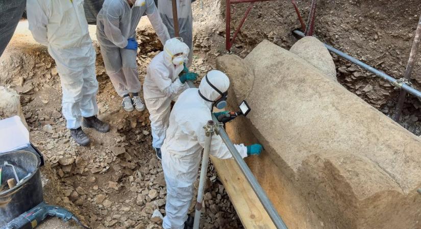 Felnyitottak egy 1500 éves szarkofágot Horvátországban