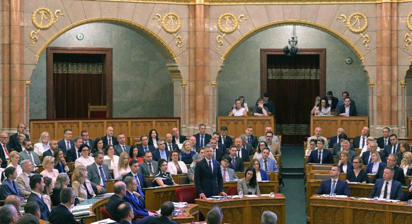 Megszavazta az Országgyűlés: búcsú a védett üzemanyagártól