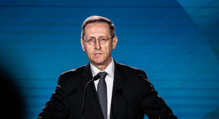 Varga Mihályék döntöttek, új pályára lép Magyarország