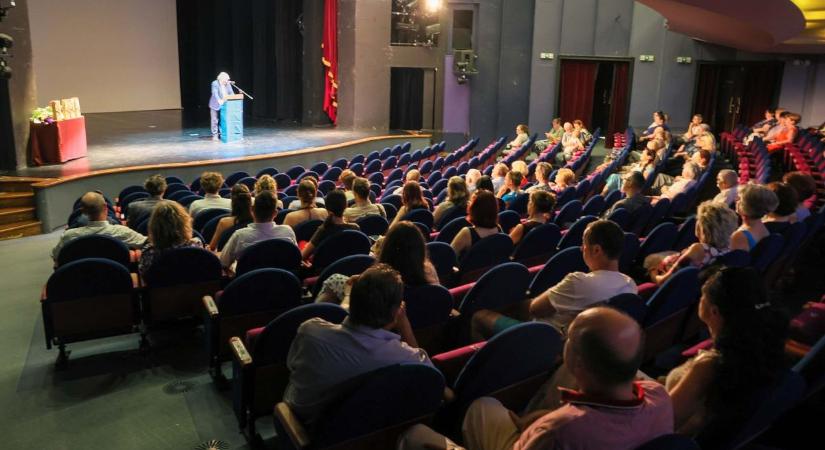 Új korszak kezdődik az egri színházban – Szarvas József ismertette terveit az évadzáró társulati ülésen