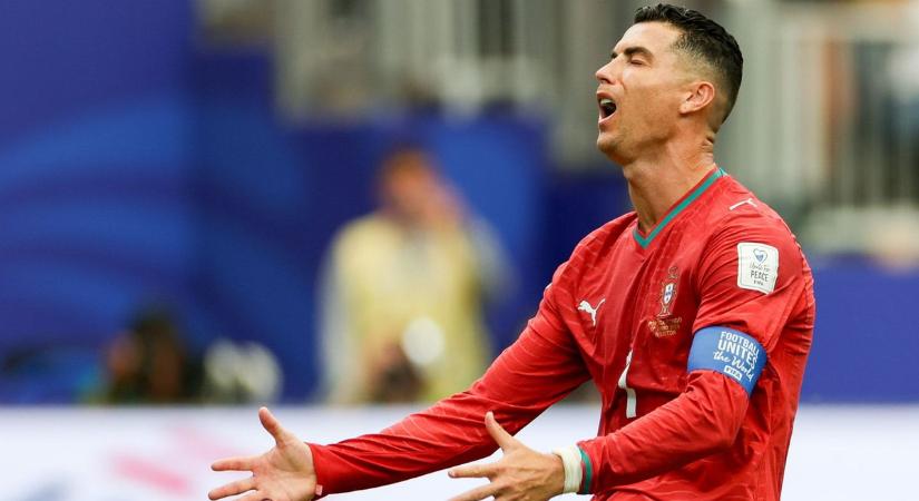Ronaldo a kritikák kereszttüzébe került, csapattársa viszont csattanós választ adott