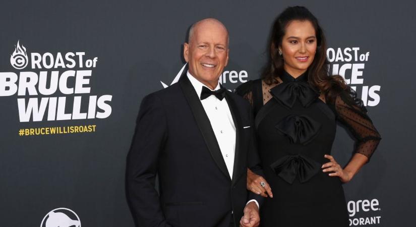 Megrendítő fotó: így nézett ki Bruce Willis a felesége 50. születésnapján
