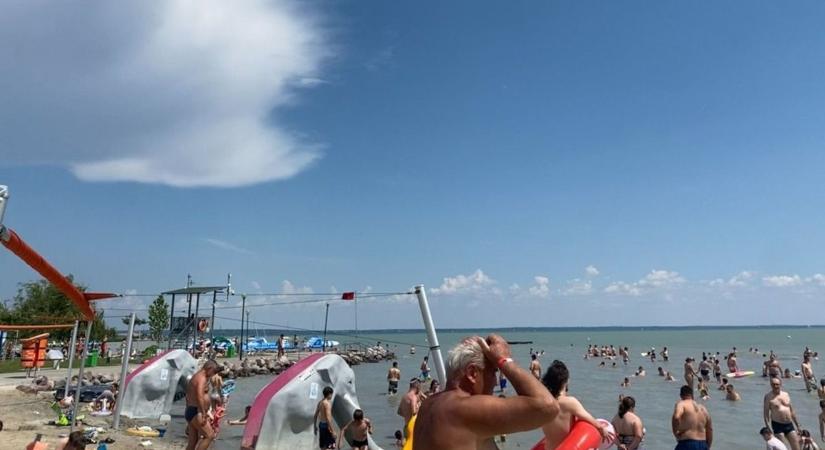 Kitörte a nyakát egy férfi a Balatonban