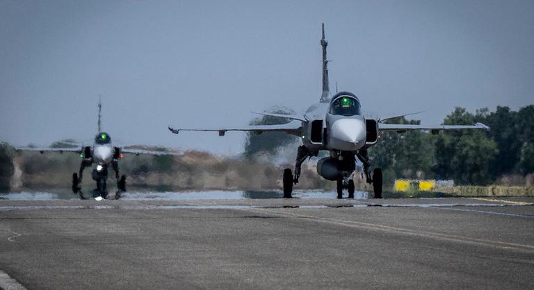 Tovább bővült a magyar légierő flottája, fogadták az új Gripenek egy részét