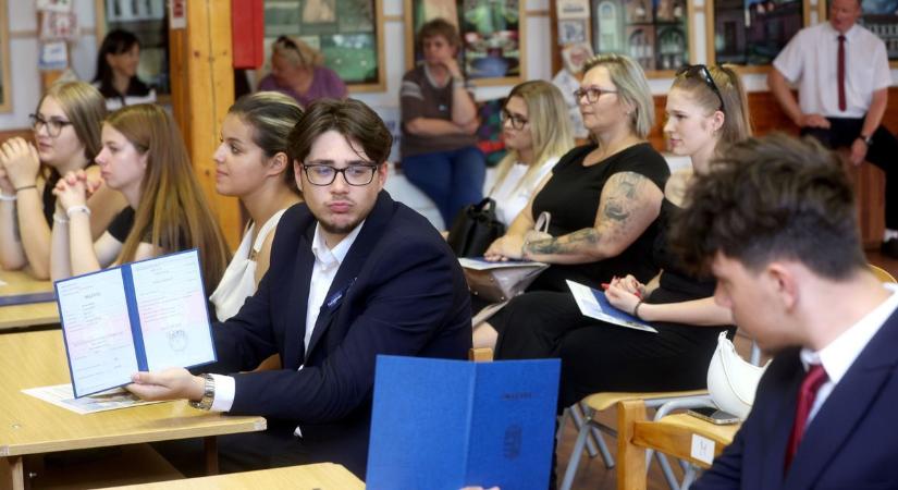A megszerzett tudásra szüksége van a városnak - technikusokat köszöntöttek Kaposváron