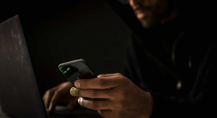 Telefonos csalás áldozata lett egy 80 éves nő, 30 ezer lejjel károsították meg