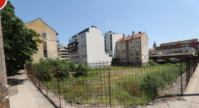 Mélygarázs vagy városi park legyen? Most új elképzelés adhat jövőt a Centrum-gödörnek