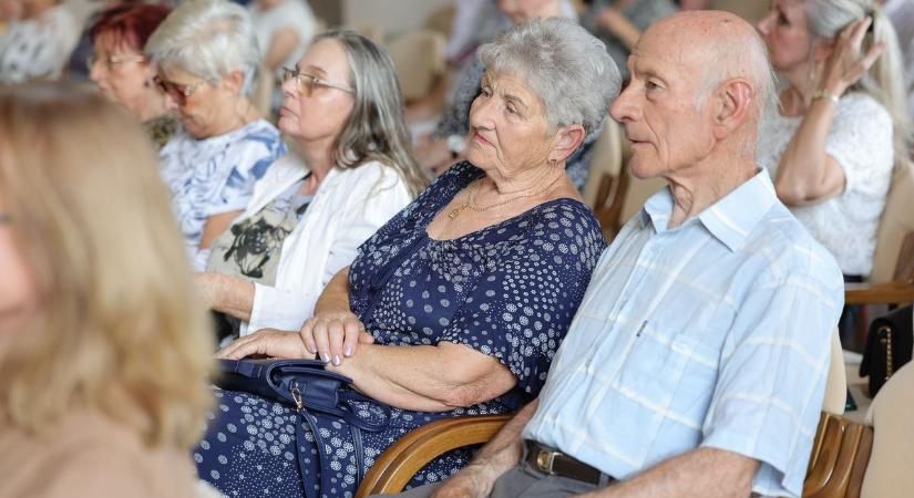 Újabb évfolyam zárta a Senior Akadémia Egerben