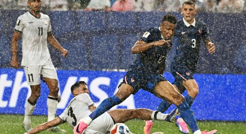 Miért kellett órákig malmozniuk a francia és az iraki focistáknak a vb-n? És mi van, ha csitul a vihar?