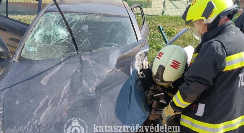 Újabb baleset – avagy villanyoszlopnak sem könnyű lenni ebben a megyében mostanában!?